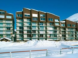 Camping Pas Cher vous présente avec son site Officiel campingpascher.fr, la Résidence Vallée Blanche - Vacancéole, située sur la commune de Les 2 Alpes dans le département Isère (Rhône Alpes) en France. La résidence Vallée Blanche - Vacancéole, vous présente un hébergement de type studio de 32 m² pour 1 personne et télévision. La résidence Vallée Blanche - Vacancéole vous proposeun séjour PAS CHER avec une REMISEdu sam. 04 juillet au sam. 11 juillet 2026, en promotion à -33% pour 7 nuits à 392 € au lieu de 590,36 € soit une Économie de 198,36 €. Cette location propose 7 dates différentes pour réserver votre séjour. Découvrez également les 2 autres gammes d'hébergements de la résidence. Les Avis clients pour la Résidence Vallée Blanche - Vacancéole sont de 7 sur 10. Animations familiales, Randonnée, Épicerie,... En savoir plus : cliquez-ICI.