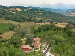 Camping Pas Cher vous présente avec son site Officiel campingpascher.fr, le Camping Saecula Natural Village Experience, situé sur la commune de Altidona dans le département Fermo (Les Marches) en Italie. Le camping Saecula Natural Village Experience, vous présente un hébergement de type lodge. Le camping Saecula Natural Village Experience vous propose du sam. 03 octobre au sam. 10 octobre 2026 pour 7 nuits à 735€. Cette location propose 31 dates différentes pour réserver votre séjour. Découvrez également les 3 autres gammes d'hébergements du camping. Mer, Piscine extérieure, Aire de jeux enfants, Cyclisme,... En savoir plus : cliquez-ICI.