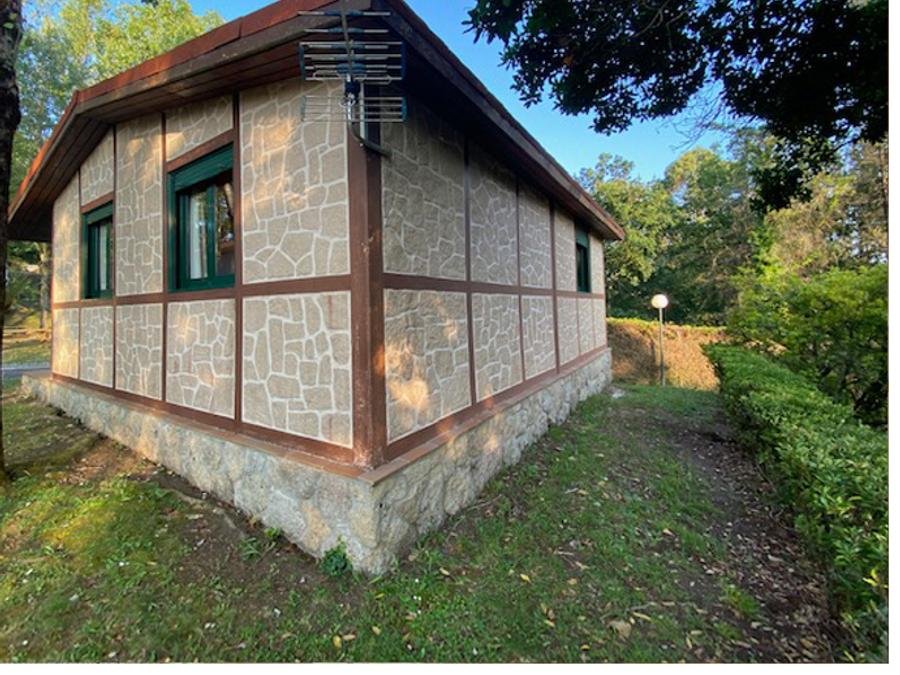 Camping Pas Cher vous présente avec son site Officiel campingpascher.fr, le Camping Caniza, situé sur la commune de Covelo dans le département Pontevedra (Galice) en Espagne. Le camping Caniza, vous présente un hébergement de type bungalow de 50 m² et télévision. Le camping Caniza vous propose du vendredi 05 juin au vendredi 12 juin 2026 avec un DÉPART DEMAIN pour 7 nuits à 903€. Cette location propose 54 dates différentes pour réserver votre séjour. Découvrez également les 2 autres gammes d'hébergements du camping. Les Avis clients pour le Camping Caniza sont excellents avec une note moyenne de 10 sur 10. Rivière, Piscine extérieure, Animation enfants, Aire de jeux enfants, Baby-foot, Cyclisme, Ping-pong, Randonnée, Terrain de football, Terrain multisports, Restaurant, Épicerie,... En savoir plus : cliquez-ICI.