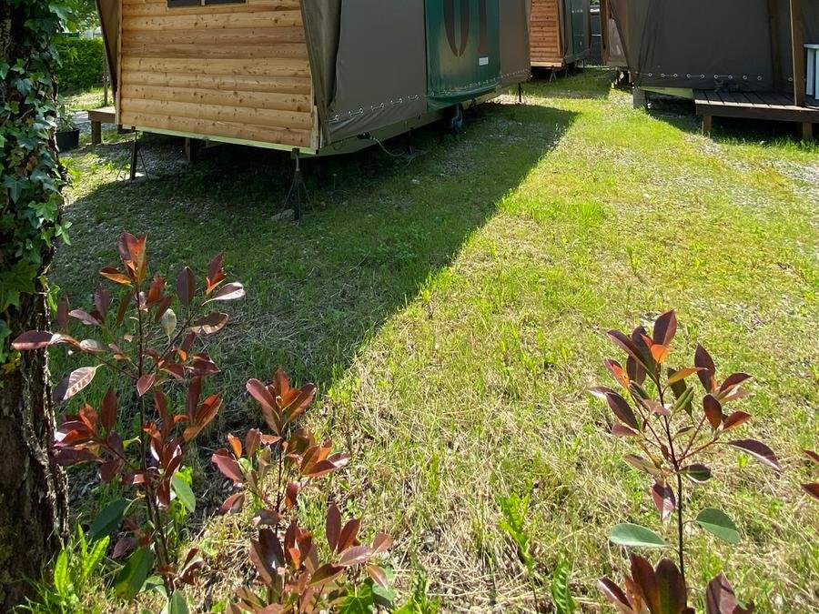 Camping Pas Cher vous présente avec son site Officiel campingpascher.fr, le Camping Montorfano classé 2 étoiles, situé sur la commune de Montorfano dans le département Côme (Lombardie) en Italie. Le camping Montorfano, vous présente un hébergement de type tente de 16 m² pour 3 personnes. Le camping Montorfano vous propose du sam. 22 août au sam. 29 août 2026 pour 7 nuits à 724.5€. Cette location propose 18 dates différentes pour réserver votre séjour. Découvrez également les 12 autres gammes d'hébergements du camping. Les Avis clients pour le Camping Montorfano sont excellents avec une note moyenne de 8 sur 10. Lac, Piscine extérieure, Club enfants, Aire de jeux enfants, Parcours sportif, Ping-pong, Piscine, Pétanque, Salle de jeux vidéo, Terrain de basketball, Terrain de beach-volley, Terrain de football, Bar, Pizzeria, Restaurant, Épicerie,... En savoir plus : cliquez-ICI.
