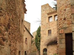 Camping Pas Cher vous présente avec son site Officiel campingpascher.fr, le Camping Village Golf Beach classé 3 étoiles, situé sur la commune de Platja De Pals dans le département Gérone (Catalogne) en Espagne. Le camping Village Golf Beach, vous présente un hébergement de type villa de 65 m² pour 4 personnes avec climatisation. Le camping Village Golf Beach vous proposeun séjour PAS CHER avec une REMISEdu sam. 18 juillet au sam. 25 juillet 2026, en promotion à -30% pour 7 nuits à 1299 € au lieu de 1856,0 € soit une Économie de 557 €. Cette location propose 26 dates différentes pour réserver votre séjour. Découvrez également les 4 autres gammes d'hébergements du camping. Mer, Piscine extérieure, Animation enfants, Aire de jeux enfants, Centre équestre, Court de tennis, Cyclisme, Golf, Plongée, kiteSurf, Bar, Snack/Bar, Supermarché,... En savoir plus : cliquez-ICI.