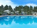 Camping Pas Cher vous présente avec son site Officiel campingpascher.fr, le Village vacances VVF Villages - Le Plateau Provençal - Garde-Colombe classé 3 étoiles, situé sur la commune de Lagrand dans le département Hautes-alpes (Provence Alpes Côte D'azur) en France. Le village vacances VVF Villages - Le Plateau Provençal - Garde-Colombe, vous présente un hébergement de type maison de campagne de 27 m² pour 4 personnes et télévision. Le village vacances VVF Villages - Le Plateau Provençal - Garde-Colombe vous propose du sam. 06 juin au sam. 13 juin 2026 pour 7 nuits à 287€. Cette location propose 104 dates différentes pour réserver votre séjour. Découvrez également les 4 autres gammes d'hébergements du village vacances. Les Avis clients pour le Village vacances VVF Villages - Le Plateau Provençal - Garde-Colombe sont de 6 sur 10. Rivière, Piscine extérieure, Animations familiales, Club ados, Club enfants, Aire de jeux enfants, Baby-foot, Centre équestre, Court de tennis, Cyclisme, Ping-pong, Randonnée, Terrain de football, Terrain multisports, Boulangerie, Station-service, Supermarché, Épicerie,... En savoir plus : cliquez-ICI.