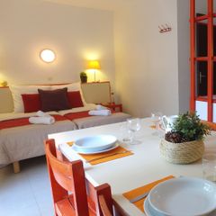 Camping Pas Cher vous présente avec son site Officiel campingpascher.fr, le Village vacances VVF Villages - Les Terres D'Aubrac - Chaudes-Aigues, situé sur la commune de Chaudes Aigues dans le département Cantal (Auvergne) en France. Le village vacances VVF Villages - Les Terres D'Aubrac - Chaudes-Aigues vous propose un hébergement de type maison de campagne pour 3 personnes. L'établissement vous propose 5 autres types d'hébergements. Découvrez tous nos séjours à petits prix dans la commune et aux alentours de Chaudes Aigues du département : Cantal (Auvergne). Les Avis clients pour le Village vacances VVF Villages - Les Terres D'Aubrac - Chaudes-Aigues sont excellents avec une note moyenne de 8 sur 10. Piscine chauffée, Piscine extérieure, Club ados, Club enfants, Aire de jeux enfants, Baby-foot, Canoë-kayak, Court de tennis, Ping-pong, Pétanque, Randonnée, Structure gonflable enfants, Terrain de badminton, Terrain de volley-ball, Voile, Bar, Boulangerie, Bureau de tabac, Plats à emporter, Station-service, Épicerie,... En savoir plus : cliquez-ICI.