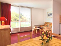 Camping Pas Cher vous présente avec son site Officiel campingpascher.fr, la Résidence Côte Brune - Vacancéole classé 3 étoiles, située sur la commune de Les 2 Alpes dans le département Isère (Rhône Alpes) en France. La résidence Côte Brune - Vacancéole, vous présente un hébergement de type studio de 30 m² pour 2 personnes et télévision. La résidence Côte Brune - Vacancéole vous proposeun séjour PAS CHER avec une REMISEdu sam. 04 juillet au sam. 11 juillet 2026, en promotion à -33% pour 7 nuits à 392 € au lieu de 590,36 € soit une Économie de 198,36 €. Cette location propose 7 dates différentes pour réserver votre séjour. Découvrez également les 3 autres gammes d'hébergements de la résidence.... En savoir plus : cliquez-ICI.