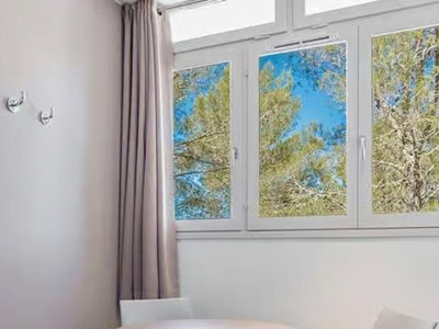Cliquez pour découvrir toutes les photos de l'HÉBERGEMENT ! chambre - Club Belambra Lou Pigno photo 5