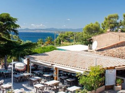 Cliquez pour découvrir toutes les photos de l'ÉTABLISSEMENT ! camping Tour Opérateur Sur Le De L'Ile D'Or photo 2