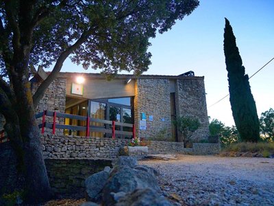 Cliquez pour découvrir toutes les photos de l'ÉTABLISSEMENT ! village vacances VVF Villages - Le Balcon Du Lubéron - Murs photo 4