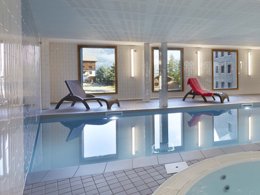 Camping Pas Cher vous présente avec son site Officiel campingpascher.fr, la Résidence Nemea Le Hameau classé 4 étoiles, située sur la commune de Les 2 Alpes dans le département Isère (Rhône Alpes) en France. La résidence Nemea Le Hameau vous propose un hébergement de type appartement de 43 m² pour 6 personnes (télévision). Cet hébergement propose plus de 5 dates différentes pour réserver ! Pour dévouvrir la période la moins chère, consultez la rubrique 'Tarifs' et sélectionnez votre mois de départ. L'établissement vous propose 7 autres types d'hébergements. Découvrez tous nos séjours à petits prix dans la commune et aux alentours de Les 2 Alpes du département : Isère (Rhône Alpes). Les Avis clients pour la Résidence Nemea Le Hameau sont de 7 sur 10. LacRivière, Piscine couverte, Piscine extérieure, Club enfants, Aire de jeux enfants, Canoë-kayak, Cyclisme, Pétanque, Randonnée, Salle de fitness, Supermarché, Épicerie,... En savoir plus : cliquez-ICI.