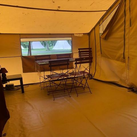 Cliquez pour découvrir toutes les photos de l'HÉBERGEMENT ! tente toile et bois - La Nouvelle Plage photo 2