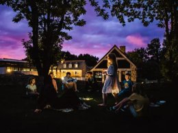 Camping Pas Cher vous présente avec son site Officiel campingpascher.fr, le Village vacances Maeva Respire Le Village Perrosien classé 4 étoiles, situé sur la commune de Perros Guirec dans le département Côtes-d'armor (Bretagne) en France. Le village vacances Maeva Respire Le Village Perrosien, vous présente un hébergement de type mobil-home de 32 m² pour 6 personnes avec climatisation et télévision. Le village vacances Maeva Respire Le Village Perrosien vous proposeun séjour PAS CHER avec une REMISEdu dimanche 31 mai au dimanche 07 juin 2026, en promotion à -40% pour 7 nuits à 309 € au lieu de 515,0 € soit une Économie de 206 €. Cette location propose 132 dates différentes pour réserver votre séjour. Découvrez également les 9 autres gammes d'hébergements du village vacances. Les Avis clients pour le Village vacances Maeva Respire Le Village Perrosien sont excellents avec une note moyenne de 8 sur 10. Mer, Piscine chauffée, Piscine couverte, Canoë-kayak, Plongée, Randonnée, Surf, Voile, Bar, Snack/Bar,... En savoir plus : cliquez-ICI.