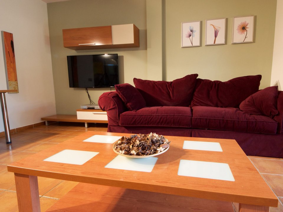 Camping Pas Cher vous présente avec son site Officiel campingpascher.fr, la Résidence Oliveres Beach Resort, située sur la commune de Tarragona dans le département Tarragone (Catalogne) en Espagne. La résidence Oliveres Beach Resort vous propose un hébergement de type villa pour 2 personnes avec climatisation (télévision). L'établissement vous propose un autre type d'hébergement. Découvrez tous nos séjours à petits prix dans la commune et aux alentours de Tarragona du département : Tarragone (Catalogne). Piscine extérieure, Aire de jeux enfants, Supermarché,... En savoir plus : cliquez-ICI.