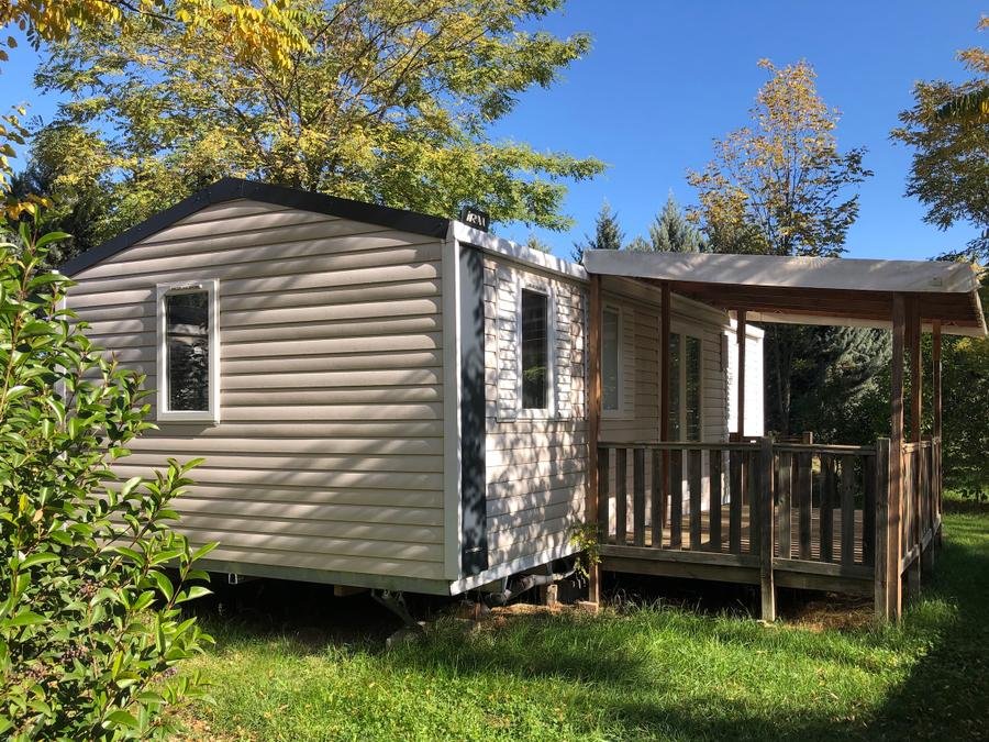 Camping Pas Cher vous présente avec son site Officiel campingpascher.fr, le Camping Au Tylo Soleil classé 3 étoiles, situé sur la commune de Dauphin dans le département Alpes-de-haute-provence (Provence Alpes Côte D'azur) en France. Le camping Au Tylo Soleil, vous présente un hébergement de type mobil-home de 32 m² pour 6 personnes avec climatisation. Le camping Au Tylo Soleil vous propose du vendredi 05 juin au vendredi 12 juin 2026 avec un DÉPART DEMAIN pour 7 nuits à 644€. Cette location propose 60 dates différentes pour réserver votre séjour. Découvrez également les 11 autres gammes d'hébergements du camping. Les Avis clients pour le Camping Au Tylo Soleil sont excellents avec une note moyenne de 8 sur 10. LacRivière, Piscine couverte, Piscine extérieure, Animations familiales, Club ados, Club enfants, Aire de jeux enfants, Canoë-kayak, Centre équestre, Cyclisme, Escalade, Golf, Paddle, Parcours sportif, Ping-pong, Pétanque, Randonnée, Terrain de badminton, Terrain de volley-ball, Boulangerie, Brasserie, Pizzeria, Snack/Bar, Supermarché, Épicerie,... En savoir plus : cliquez-ICI.