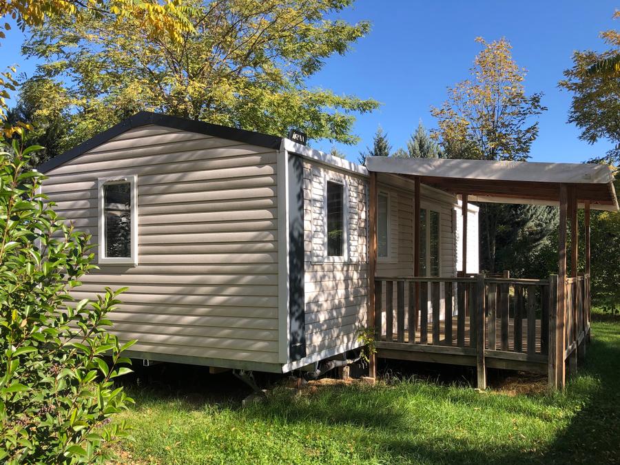 Camping Pas Cher vous présente avec son site Officiel campingpascher.fr, le Camping Au Tylo Soleil classé 3 étoiles, situé sur la commune de Dauphin dans le département Alpes-de-haute-provence (Provence Alpes Côte D'azur) en France. Le camping Au Tylo Soleil vous propose un hébergement de type mobil-home de 32 m² pour 6 personnes avec climatisation. L'établissement vous propose 11 autres types d'hébergements. Découvrez tous nos séjours à petits prix dans la commune et aux alentours de Dauphin du département : Alpes-de-haute-provence (Provence Alpes Côte D'azur). Les Avis clients pour le Camping Au Tylo Soleil sont excellents avec une note moyenne de 8 sur 10. LacRivière, Piscine couverte, Piscine extérieure, Animations familiales, Club ados, Club enfants, Aire de jeux enfants, Canoë-kayak, Centre équestre, Cyclisme, Escalade, Golf, Paddle, Parcours sportif, Ping-pong, Pétanque, Randonnée, Terrain de badminton, Terrain de volley-ball, Boulangerie, Brasserie, Pizzeria, Snack/Bar, Supermarché, Épicerie,... En savoir plus : cliquez-ICI.