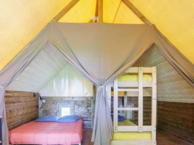 Cliquez pour découvrir toutes les photos de l'HÉBERGEMENT ! bungalow toilé - La Clairière - écolieu De Vacances photo 4