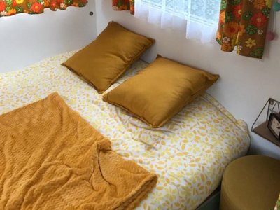 Cliquez pour découvrir toutes les photos de l'HÉBERGEMENT ! caravane - La Clairière - écolieu De Vacances photo 4