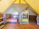 Cliquez pour découvrir toutes les photos de l'HÉBERGEMENT ! bungalow toilé - camping La Clairière - écolieu De Vacances photo 7