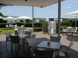Camping Pas Cher vous présente avec son site Officiel campingpascher.fr, le Camping 3 Estrellas Barcelona classé 3 étoiles, situé sur la commune de Barcelone dans le département Barcelone (Catalogne) en Espagne. Le camping 3 Estrellas Barcelona, vous présente un hébergement de type bungalow de 30 m² avec climatisation et télévision. Le camping 3 Estrellas Barcelona vous propose du mardi 03 novembre au mardi 10 novembre 2026 pour 7 nuits à 910€. Cette location propose 56 dates différentes pour réserver votre séjour. Découvrez également les 2 autres gammes d'hébergements du camping. Les Avis clients pour le Camping 3 Estrellas Barcelona sont excellents avec une note moyenne de 8 sur 10.... En savoir plus : cliquez-ICI.