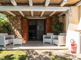 Camping Pas Cher vous présente avec son site Officiel campingpascher.fr, le Camping Residence Le Dimore Di Budoni, situé sur la commune de Budoni dans le département Olbia-tempio (Sardaigne) en Italie. Le camping Residence Le Dimore Di Budoni, vous présente un hébergement de type appartement de 33 m² pour 2 personnes avec climatisation et télévision. Le camping Residence Le Dimore Di Budoni vous proposeun séjour PAS CHER avec une REMISEdu mardi 16 juin au mardi 23 juin 2026 avec une PROMO de DERNIÈRE MINUTE, en promotion à -42% pour 7 nuits à 413 € au lieu de 714 € soit une Économie de 301 €. Cette location propose 111 dates différentes pour réserver votre séjour. Découvrez également les 3 autres gammes d'hébergements du camping. Mer, Aire de jeux enfants, Pizzeria,... En savoir plus : cliquez-ICI.