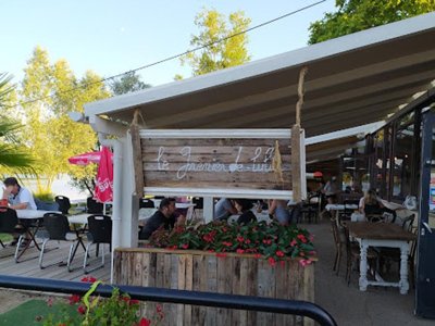 Cliquez pour découvrir toutes les photos de l'ÉTABLISSEMENT ! camping La Clé De Saone photo 2