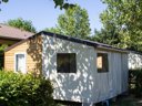 Cliquez pour découvrir toutes les photos de l'HÉBERGEMENT ! bungalow toilé - camping La Clé De Saone photo 1