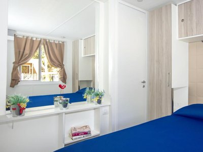 Cliquez pour découvrir toutes les photos de l'HÉBERGEMENT ! bungalow - Village Baia Azzurra photo 10