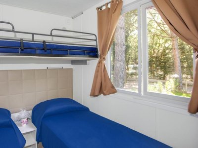 Cliquez pour découvrir toutes les photos de l'HÉBERGEMENT ! bungalow - Village Baia Azzurra photo 12