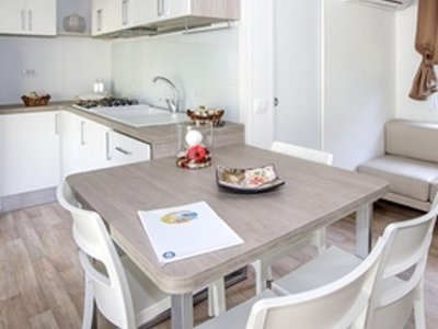 Cliquez pour découvrir toutes les photos de l'HÉBERGEMENT ! bungalow - Village Baia Azzurra photo 2
