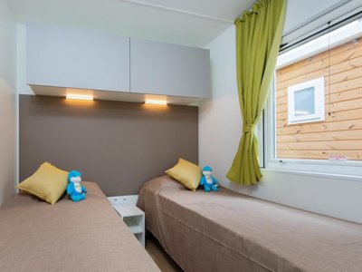Cliquez pour découvrir toutes les photos de l'HÉBERGEMENT ! bungalow - Village Baia Azzurra photo 5