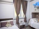 Cliquez pour découvrir toutes les photos de l'HÉBERGEMENT ! bungalow - camping Village Baia Azzurra photo 5