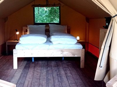 Cliquez pour découvrir toutes les photos de l'HÉBERGEMENT ! tente en toile et bois - Les Chamberts, & Lodges photo 4