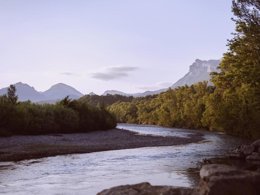 Camping Pas Cher vous présente avec son site Officiel campingpascher.fr, le Camping Les Chamberts, & Lodges classé 3 étoiles, situé sur la commune de Piegros La Clastre dans le département Drome (Rhône-alpes) en France. Le camping Les Chamberts, & Lodges vous propose un hébergement de type tente en toile et bois de 25 m² pour 1 personne. L'établissement vous propose 14 autres types d'hébergements. Découvrez tous nos séjours à petits prix dans la commune et aux alentours de Piegros La Clastre du département : Drome (Rhône-alpes). Canoë-kayak, Centre équestre, Escalade, Randonnée, Bar, Restaurant,... En savoir plus : cliquez-ICI.