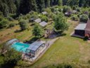 Camping Pas Cher vous présente avec son site Officiel campingpascher.fr, le Camping La Chabanne classé 3 étoiles, situé sur la commune de Chatel Montagne dans le département Allier (Auvergne) en France. Le camping La Chabanne vous propose un hébergement de type hébergement insolite de 50 m² pour 5 personnes. L'établissement vous propose 11 autres types d'hébergements. Découvrez tous nos séjours à petits prix dans la commune et aux alentours de Chatel Montagne du département : Allier (Auvergne). Lac, Piscine couverte, Aire de jeux enfants, Ping-pong, Pétanque, Dépôt de pain, Restaurant, Snack/Bar,... En savoir plus : cliquez-ICI.