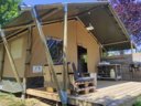 Cliquez pour découvrir toutes les photos de l'HÉBERGEMENT ! tente en toile et bois - camping La Chabanne photo 2