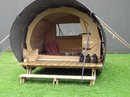 Camping Pas Cher vous présente avec son site Officiel campingpascher.fr, le Camping Maeva Escapades La Rivière Dorée classé 3 étoiles, situé sur la commune de Bagneaux Sur Loing dans le département Seine-et-marne (île De France) en France. Le camping Maeva Escapades La Rivière Dorée, vous présente un hébergement de type hébergement insolite pour 2 personnes. Le camping Maeva Escapades La Rivière Dorée vous propose du lundi 06 avril au lundi 13 avril 2026 pour 7 nuits à 402€. Cette location propose 176 dates différentes pour réserver votre séjour. Découvrez également les 20 autres gammes d'hébergements du camping. Les Avis clients pour le Camping Maeva Escapades La Rivière Dorée sont excellents avec une note moyenne de 10 sur 10. Rivière, Aire de jeux enfants, Canoë-kayak, Cyclisme, Escalade, Ping-pong, Pétanque, Randonnée, Terrain de volley-ball, Food truck, Snack/Bar,... En savoir plus : cliquez-ICI.