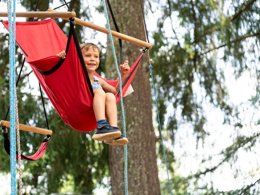 Camping Pas Cher vous présente avec son site Officiel campingpascher.fr, le Camping Sunelia - Le Sequoia classé 4 étoiles, situé sur la commune de Payrac dans le département Lot (Midi Pyrénées) en France. Le camping Sunelia - Le Sequoia, vous présente un hébergement de type mobil-home de 32 m² pour 4 personnes et télévision. Le camping Sunelia - Le Sequoia vous propose du dimanche 07 juin au dimanche 14 juin 2026, en promotion à -19% pour 7 nuits à 259,20 € au lieu de 320,0 € soit une Économie de 60,80 €. Cette location propose 79 dates différentes pour réserver votre séjour. Découvrez également les 14 autres gammes d'hébergements du camping. Les Avis clients pour le Camping Sunelia - Le Sequoia sont de 7 sur 10. Lagon, Piscine couverte, Piscine extérieure, Animations familiales, Club enfants, Aire de jeux enfants, Baby-foot, Canoë-kayak, Cyclisme, Escalade, Ping-pong, Piscine, Pétanque, Randonnée, Structure gonflable enfants, Terrain multisports, Bar, Boulangerie, Bureau de tabac, Plats à emporter, Restaurant, Station-service, Supermarché, Épicerie,... En savoir plus : cliquez-ICI.