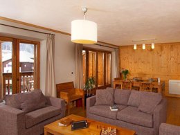 Camping Pas Cher vous présente avec son site Officiel campingpascher.fr, la Résidence Cortina - Vacancéole, située sur la commune de Les 2 Alpes dans le département Isère (Rhône Alpes) en France. La résidence Cortina - Vacancéole, vous présente un hébergement de type appartement de 86 m² pour 2 personnes et télévision. La résidence Cortina - Vacancéole vous propose du sam. 04 juillet au sam. 11 juillet 2026, en promotion à -29% pour 7 nuits à 815,14 € au lieu de 1155,42 € soit une Économie de 340,28 €. Cette location propose 6 dates différentes pour réserver votre séjour. Découvrez également les 3 autres gammes d'hébergements de la résidence.... En savoir plus : cliquez-ICI.