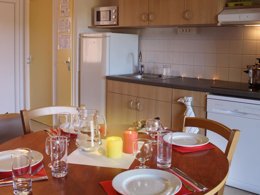 Camping Pas Cher vous présente avec son site Officiel campingpascher.fr, le Camping VVF Villages - Le Domaine Du Poitou - La Buissière classé 3 étoiles, situé sur la commune de La Bussiere dans le département Vienne (Poitou Charentes) en France. Le camping VVF Villages - Le Domaine Du Poitou - La Buissière, vous présente un hébergement de type maison de campagne de 37 m² pour 1 personne. Le camping VVF Villages - Le Domaine Du Poitou - La Buissière vous propose du sam. 03 octobre au sam. 10 octobre 2026, en promotion à -15% pour 7 nuits à 422,45 € au lieu de 497,0 € soit une Économie de 74,55 €. Cette location propose 117 dates différentes pour réserver votre séjour. Découvrez également les 5 autres gammes d'hébergements du camping. Les Avis clients pour le Camping VVF Villages - Le Domaine Du Poitou - La Buissière sont excellents avec une note moyenne de 9 sur 10. Piscine chauffée, Piscine couverte, Animations familiales, Club ados, Club enfants, Aire de jeux enfants, Baby-foot, Pétanque, Structure gonflable enfants, Terrain multisports, Bar, Plats à emporter, Restaurant,... En savoir plus : cliquez-ICI.