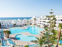 Camping Pas Cher vous présente avec son site Officiel campingpascher.fr, la Résidence Best Pueblo Indalo, située sur la commune de Mojacar dans le département Almería (Andalousie) en Espagne. La résidence Best Pueblo Indalo, vous présente un hébergement de type appartement pour 4 personnes avec climatisation et télévision. La résidence Best Pueblo Indalo vous propose du dimanche 13 septembre au dimanche 20 septembre 2026 pour 7 nuits à 648€. Cette location propose 43 dates différentes pour réserver votre séjour. Découvrez également les 2 autres gammes d'hébergements de la résidence. Les Avis clients pour la Résidence Best Pueblo Indalo sont excellents avec une note moyenne de 8 sur 10. Piscine extérieure, Animations familiales, Club enfants, Aire de jeux enfants, Court de tennis, Salle de jeux vidéo, Bar, Restaurant,... En savoir plus : cliquez-ICI.