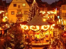 Camping Pas Cher vous présente avec son site Officiel campingpascher.fr, le Village vacances VVF Villages - La Plaine D'Alsace - Obernai classé 3 étoiles, situé sur la commune de Obernai dans le département Bas-rhin (Alsace) en France. Le village vacances VVF Villages - La Plaine D'Alsace - Obernai, vous présente un hébergement de type appartement de 46 m² et télévision. Le village vacances VVF Villages - La Plaine D'Alsace - Obernai vous propose du mardi 22 septembre au mardi 29 septembre 2026, en promotion à -15% pour 7 nuits à 452,20 € au lieu de 532,0 € soit une Économie de 79,80 €. Cette location propose 114 dates différentes pour réserver votre séjour. Découvrez également les 6 autres gammes d'hébergements du village vacances. Les Avis clients pour le Village vacances VVF Villages - La Plaine D'Alsace - Obernai sont excellents avec une note moyenne de 8 sur 10. Piscine chauffée, Piscine couverte, Animations familiales, Club ados, Club enfants, Aire de jeux enfants, Baby-foot, Court de tennis, Cyclisme, Ping-pong, Piscine, Pétanque, Structure gonflable enfants, Terrain de volley-ball, Terrain multisports, Bar, Boulangerie, Restaurant, Supermarché, Épicerie,... En savoir plus : cliquez-ICI.