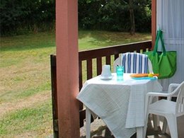 Camping Pas Cher vous présente avec son site Officiel campingpascher.fr, le Village vacances VVF Villages - La Plaine D'Alsace - Obernai classé 3 étoiles, situé sur la commune de Obernai dans le département Bas-rhin (Alsace) en France. Le village vacances VVF Villages - La Plaine D'Alsace - Obernai, vous présente un hébergement de type appartement de 46 m² et télévision. Le village vacances VVF Villages - La Plaine D'Alsace - Obernai vous propose du mardi 22 septembre au mardi 29 septembre 2026, en promotion à -15% pour 7 nuits à 452,20 € au lieu de 532,0 € soit une Économie de 79,80 €. Cette location propose 114 dates différentes pour réserver votre séjour. Découvrez également les 6 autres gammes d'hébergements du village vacances. Les Avis clients pour le Village vacances VVF Villages - La Plaine D'Alsace - Obernai sont excellents avec une note moyenne de 8 sur 10. Piscine chauffée, Piscine couverte, Animations familiales, Club ados, Club enfants, Aire de jeux enfants, Baby-foot, Court de tennis, Cyclisme, Ping-pong, Piscine, Pétanque, Structure gonflable enfants, Terrain de volley-ball, Terrain multisports, Bar, Boulangerie, Restaurant, Supermarché, Épicerie,... En savoir plus : cliquez-ICI.