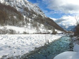 Camping Pas Cher vous présente avec son site Officiel campingpascher.fr, le Village vacances VVF Villages - Les Alpes Du Sud - Saint-Léger-les-Mélèzes classé 3 étoiles, situé sur la commune de Saint Leger Les Melezes dans le département Hautes-alpes (Provence Alpes Côte D'azur) en France. Le village vacances VVF Villages - Les Alpes Du Sud - Saint-Léger-les-Mélèzes, vous présente un hébergement de type appartement de 35 m² pour 7 personnes. Le village vacances VVF Villages - Les Alpes Du Sud - Saint-Léger-les-Mélèzes vous propose du sam. 20 juin au sam. 27 juin 2026, en promotion à -15% pour 7 nuits à 517,65 € au lieu de 609,0 € soit une Économie de 91,35 €. Cette location propose 43 dates différentes pour réserver votre séjour. Découvrez également les 6 autres gammes d'hébergements du village vacances. Les Avis clients pour le Village vacances VVF Villages - Les Alpes Du Sud - Saint-Léger-les-Mélèzes sont excellents avec une note moyenne de 10 sur 10. Piscine chauffée, Piscine couverte, Club enfants, Aire de jeux enfants, Baby-foot, Centre équestre, Ping-pong, Piscine, Pétanque, Structure gonflable enfants, Bar, Boulangerie, Dépôt de pain, Restaurant, Supermarché, Épicerie,... En savoir plus : cliquez-ICI.