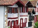 Camping Pas Cher vous présente avec son site Officiel campingpascher.fr, la Résidence VVF Villages - Le Pays Basque - Sare classé 3 étoiles, située sur la commune de Sare dans le département Pyrénées-atlantiques (Aquitaine) en France. La résidence VVF Villages - Le Pays Basque - Sare, vous présente un hébergement de type appartement de 20 m² pour 3 personnes. La résidence VVF Villages - Le Pays Basque - Sare vous propose du dimanche 27 septembre au dimanche 04 octobre 2026 pour 7 nuits à 357€. Cette location propose 11 dates différentes pour réserver votre séjour. Découvrez également les 4 autres gammes d'hébergements de la résidence. Les Avis clients pour la Résidence VVF Villages - Le Pays Basque - Sare sont excellents avec une note moyenne de 8 sur 10. Mer, Piscine chauffée, Piscine extérieure, Animations familiales, Club ados, Club enfants, Aire de jeux enfants, Baby-foot, Ping-pong, Pétanque, Salle de fitness, Bar, Plats à emporter, Restaurant, Supermarché, Épicerie,... En savoir plus : cliquez-ICI.