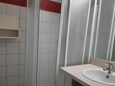 Cliquez pour découvrir toutes les photos de l'HÉBERGEMENT ! chambre - VVF Les Liorans Les Monts Du Canal photo 4