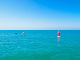 Camping Pas Cher vous présente avec son site Officiel campingpascher.fr, le Village vacances VVF Villages - La Côte Normande - Veules-les-Roses classé 3 étoiles, situé sur la commune de Veules Les Roses dans le département Seine-maritime (Haute Normandie) en France. Le village vacances VVF Villages - La Côte Normande - Veules-les-Roses, vous présente un hébergement de type maison de campagne de 26 m² et télévision. Le village vacances VVF Villages - La Côte Normande - Veules-les-Roses vous propose du sam. 26 septembre au sam. 03 octobre 2026, en promotion à -15% pour 7 nuits à 327,25 € au lieu de 385,0 € soit une Économie de 57,75 €. Cette location propose 169 dates différentes pour réserver votre séjour. Découvrez également les 7 autres gammes d'hébergements du village vacances. Les Avis clients pour le Village vacances VVF Villages - La Côte Normande - Veules-les-Roses sont excellents avec une note moyenne de 8 sur 10. Mer, Piscine chauffée, Piscine couverte, Club ados, Club enfants, Baby-foot, Ping-pong, Pétanque, Structure gonflable enfants, Terrain de basketball, Terrain de football, Terrain de volley-ball,... En savoir plus : cliquez-ICI.