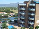 Camping Pas Cher vous présente avec son site Officiel campingpascher.fr, la Résidence Appartements Daniel, située sur la commune de Roses dans le département Gérone (Catalogne) en Espagne. La résidence Appartements Daniel, vous présente un hébergement de type appartement de 55 m² pour 6 personnes avec climatisation et télévision. La résidence Appartements Daniel vous propose du sam. 26 septembre au sam. 03 octobre 2026 pour 7 nuits à 517€. Cette location propose 11 dates différentes pour réserver votre séjour. Découvrez également les 2 autres gammes d'hébergements de la résidence. Piscine extérieure, Court de tennis, Jet-ski, Location de bateaux, Skatepark, Structure gonflable enfants, Boulangerie, Restaurant, Snack/Bar, Épicerie,... En savoir plus : cliquez-ICI.