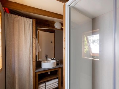 Cliquez pour découvrir toutes les photos de l'HÉBERGEMENT ! tente en toile et bois - Le Florenville photo 7