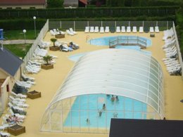 Camping Pas Cher vous présente avec son site Officiel campingpascher.fr, le Camping Paradis Le Royon classé 4 étoiles, situé sur la commune de Fort-mahon-plage dans le département Somme (Picardie) en France. Le camping Paradis Le Royon, vous présente un hébergement de type mobil-home de 18 m². Le camping Paradis Le Royon vous propose du dimanche 27 septembre au dimanche 04 octobre 2026 pour 7 nuits à 271€. Cette location propose 208 dates différentes pour réserver votre séjour. Découvrez également les 7 autres gammes d'hébergements du camping. Les Avis clients pour le Camping Paradis Le Royon sont excellents avec une note moyenne de 8 sur 10. Piscine couverte, Piscine extérieure, Animations familiales, Club ados, Club enfants, Aire de jeux enfants, Parcours sportif, Ping-pong, Pétanque, Terrain multisports, Bar, Dépôt de pain, Food truck, Plats à emporter, Supermarché, Épicerie,... En savoir plus : cliquez-ICI.