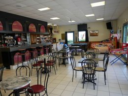 Camping Pas Cher vous présente avec son site Officiel campingpascher.fr, le Camping Paradis Le Royon classé 4 étoiles, situé sur la commune de Fort-mahon-plage dans le département Somme (Picardie) en France. Le camping Paradis Le Royon, vous présente un hébergement de type mobil-home de 40 m² pour 4 personnes. Le camping Paradis Le Royon vous propose du sam. 25 avril au sam. 02 mai 2026, en promotion à -6% pour 7 nuits à 390 € au lieu de 416,0 € soit une Économie de 26 €. Cette location propose 160 dates différentes pour réserver votre séjour. Découvrez également les 7 autres gammes d'hébergements du camping. Les Avis clients pour le Camping Paradis Le Royon sont excellents avec une note moyenne de 8 sur 10. Piscine couverte, Piscine extérieure, Animations familiales, Club ados, Club enfants, Aire de jeux enfants, Parcours sportif, Ping-pong, Pétanque, Terrain multisports, Bar, Dépôt de pain, Food truck, Plats à emporter, Supermarché, Épicerie,... En savoir plus : cliquez-ICI.