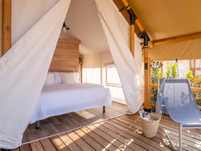 Cliquez pour découvrir toutes les photos de l'HÉBERGEMENT ! tente en toile et bois - Wecamp Santa Cristina photo 2
