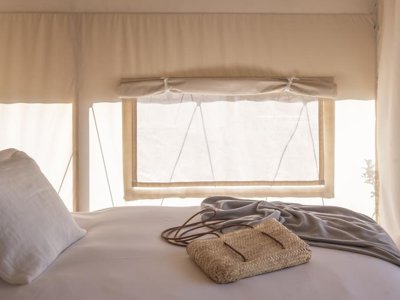 Cliquez pour découvrir toutes les photos de l'HÉBERGEMENT ! tente en toile et bois - Wecamp Santa Cristina photo 3